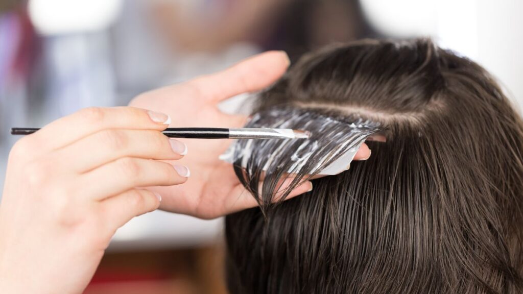 Teñirse el pelo | Canva
