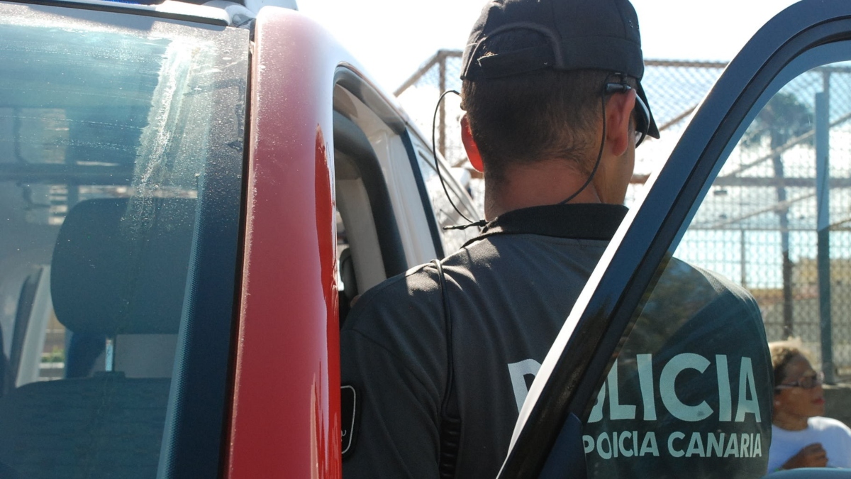 La Policía registra dos centros de menores gestionados por la misma empresa en Canarias