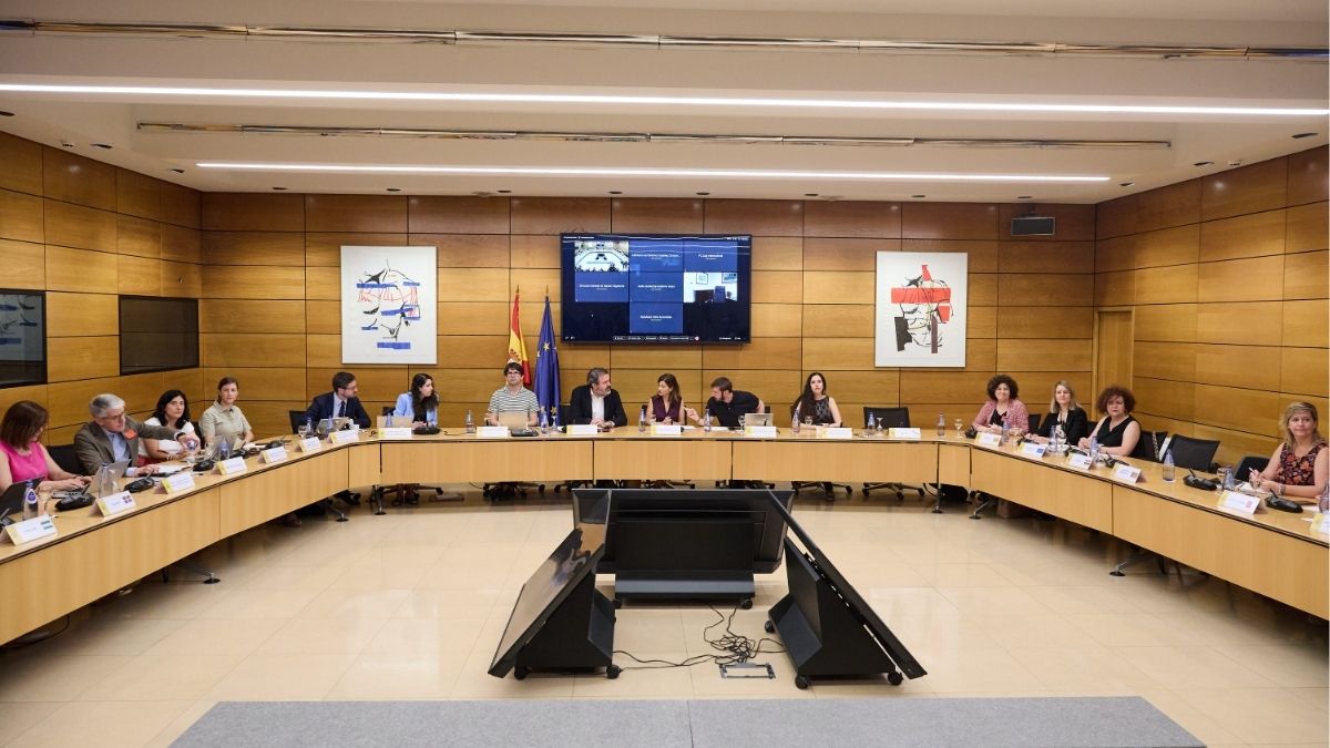 Vox acusa al PP de plantar a Sira Rego por interés electoral y «no por seguridad del país»