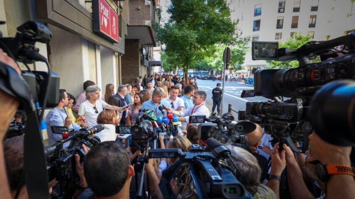 División en el PSOE de Castilla y León: los alcaldes presionan a Sánchez ante el temor a un descalabro