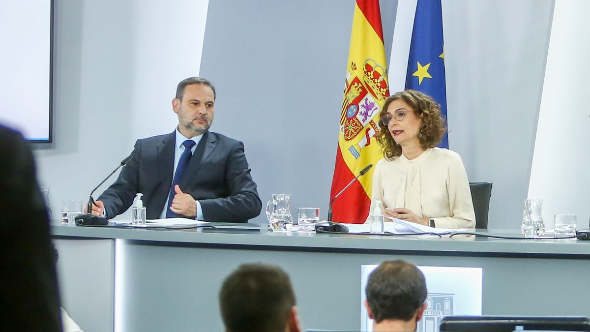 Ábalos carga contra Montero: «Esta que va por ahí presumiendo de ejemplaridad conmigo»