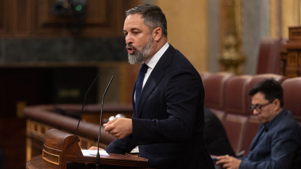 Abascal equipara al PP y al PSOE: «La discusión que tienen de verdad es quién roba más»