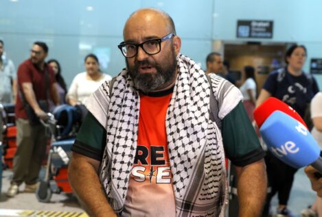 Israel deporta a los dos activistas españoles detenidos tras el abordaje al barco Handala