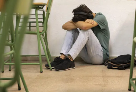 Los suicidios de adolescentes repuntan un 20% en un año mientras disminuyen los de adultos
