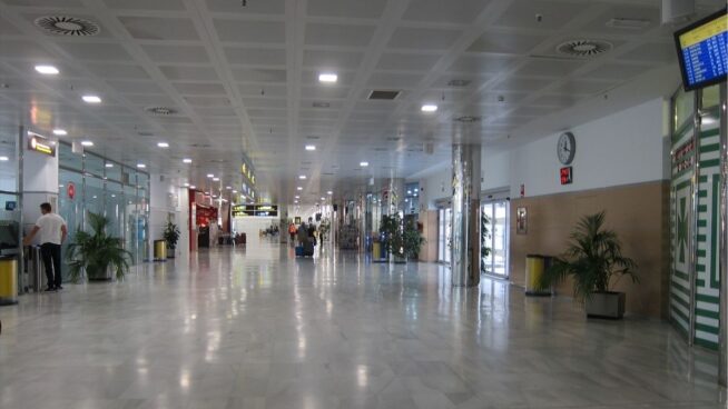Registran 13 réplicas del terremoto de Almería, que deja daños materiales en el aeropuerto