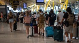 La CNMC respalda a las aerolíneas y propone que AENA baje las tasas entre 2027 y 2031