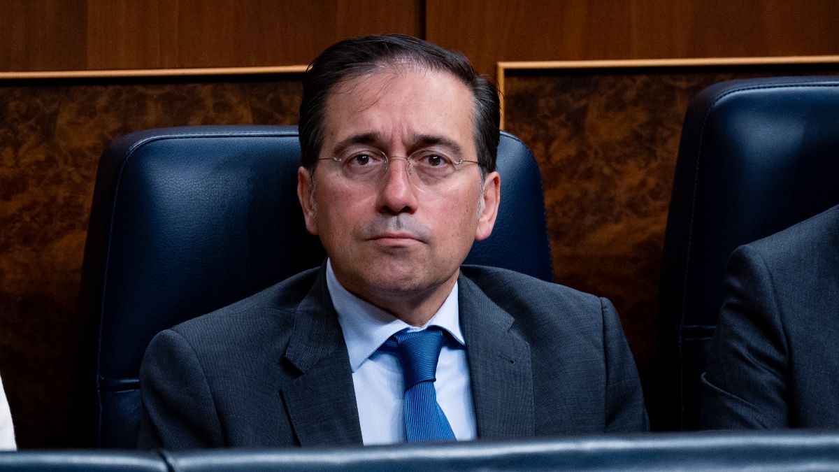 Albares premia con una embajada al director de las polémicas oposiciones a diplomático