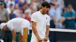 Alcaraz impone su jerarquía ante Struff y sufre para pasar a octavos de Wimbledon