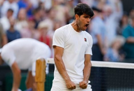 Alcaraz impone su jerarquía ante Struff y sufre para pasar a octavos de Wimbledon