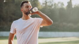 Mitos sobre la alimentación en verano: falsas creencias alimentarias que no alivian el calor
