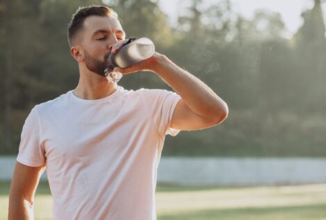 Mitos sobre la alimentación en verano: falsas creencias alimentarias que no alivian el calor