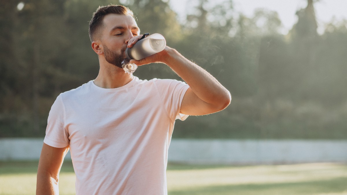Mitos sobre la alimentación en verano: falsas creencias alimentarias que no alivian el calor
