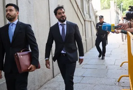Alvise admite que cobró 100.000 euros, pero niega que los usara para financiar a su partido