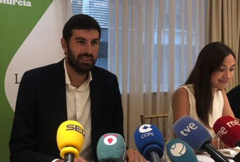 Vox dice que destituyó a Antelo por supuestas gestiones para beneficiar a su esposa
