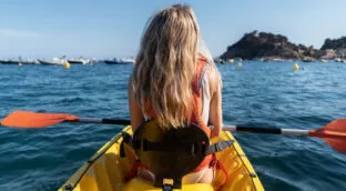 Tiempo de verano, tiempo de piragua y kayak: los beneficios que remar tiene para tu salud