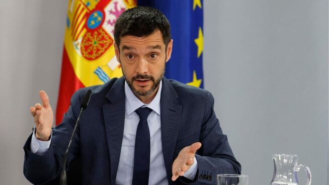 El Gobierno prohíbe publicitar vuelos cortos si tienen una alternativa más sostenible