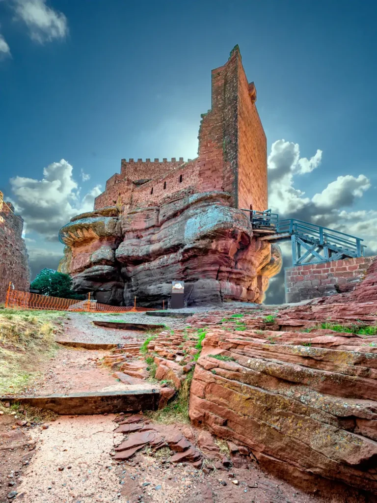 Castillo rojo de Aragón