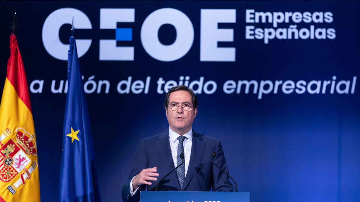 La CEOE rechaza el acuerdo arancelario de la UE con EEUU: «Rompe con el libre comercio»