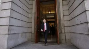 Lo que se sabe del 'caso Montoro': claves de la trama y delitos que se le imputan al exministro