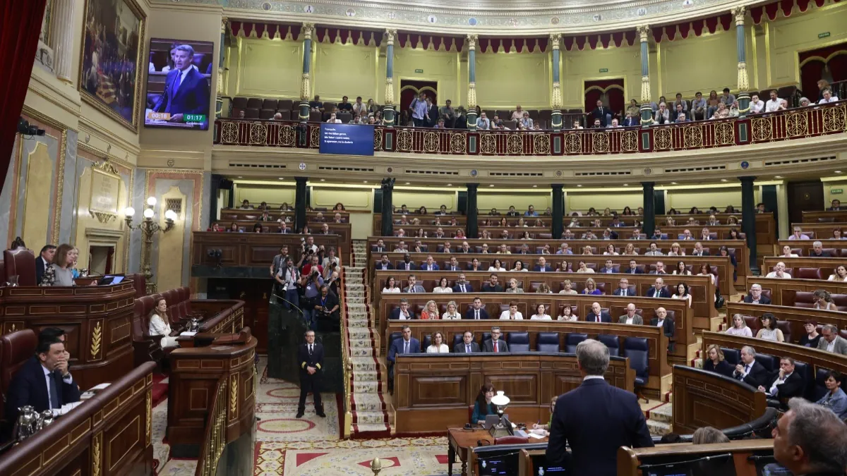 Entramos en el comedor del Congreso: decoración palaciega y un menú por seis euros