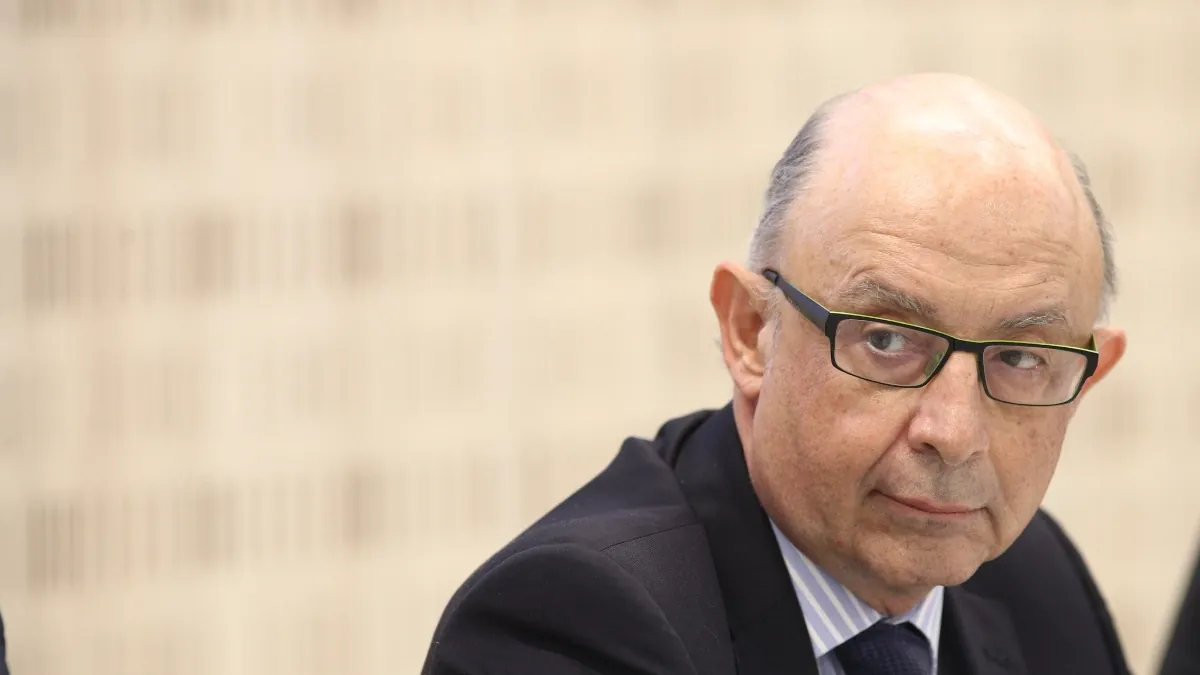 Las cuatro menciones a Nadal en el sumario del ‘caso Montoro’ dejan tocado al gurú de Feijóo