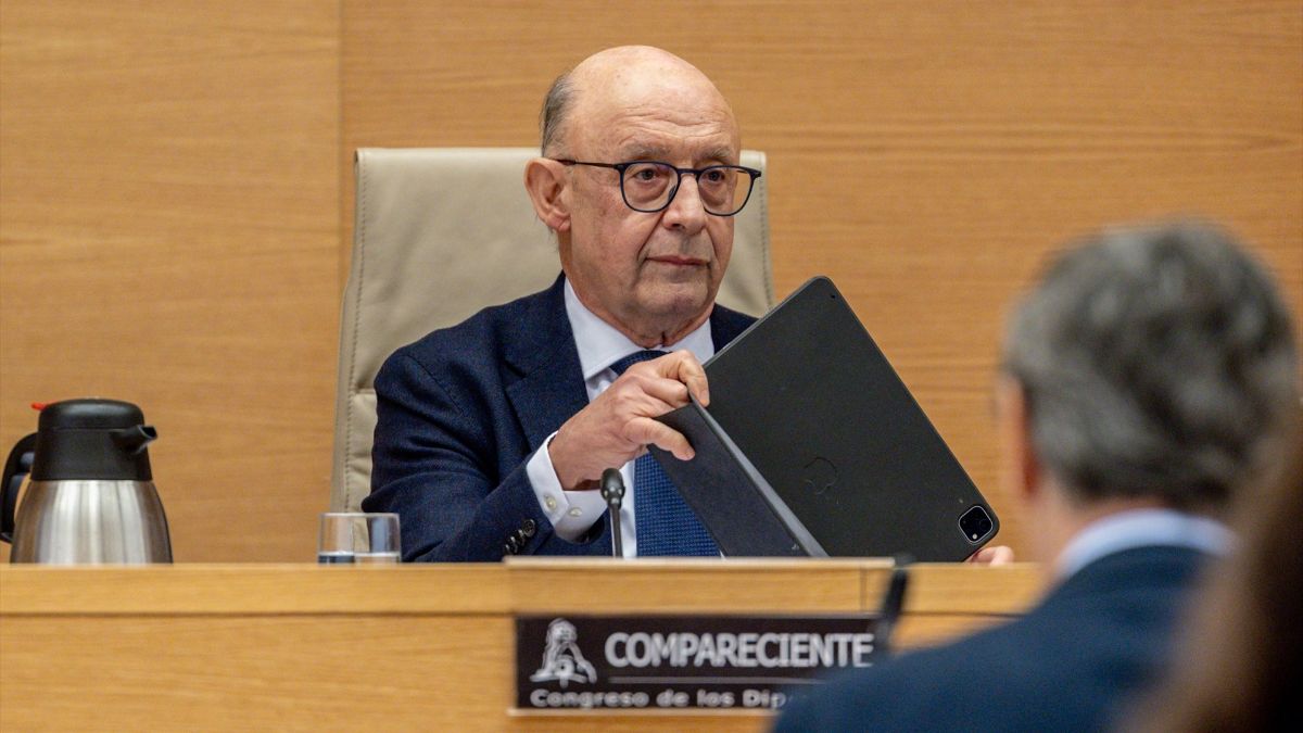 Montoro dice que no hay pruebas contra él y vincula el caso a los escándalos del Gobierno