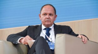 David Vegara eleva por una herencia su cartera de acciones del Sabadell en plena opa