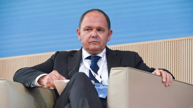 David Vegara eleva por una herencia su cartera de acciones del Sabadell en plena opa