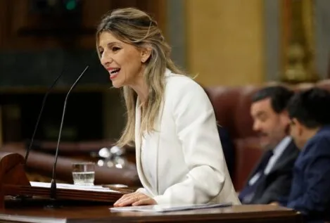 Díaz aplaza el debate sobre la reducción de la jornada laboral por temor a que se la tumben