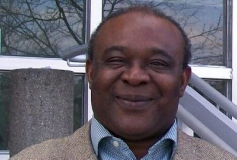 El prestigioso historiador guineano Donato Ndongo, al borde del desahucio en Murcia