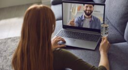 Enamorarse por 'chat': ¿realidad emocional o ilusión virtual?