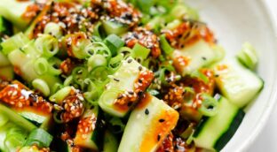 La ensalada sin tomate que me hago todas las noches: «En 20 minutos, refrescante e hidratante»