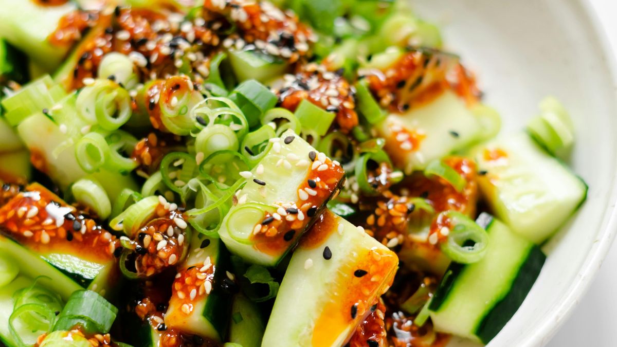 La ensalada sin tomate que me hago todas las noches: «En 20 minutos, refrescante e hidratante»