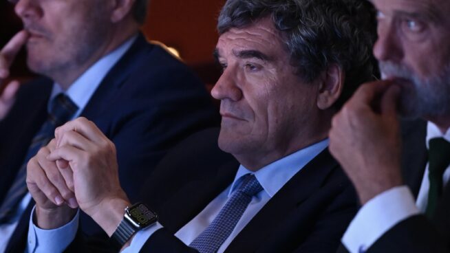 Denuncian a Escrivá por usar el Banco de España para subir el impuesto de Sucesiones