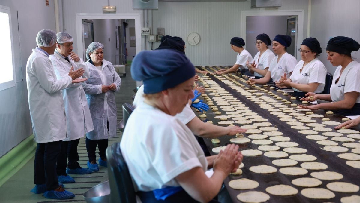 La facturación de la industria moderó su caída en mayo al 1,9% y sumó dos meses en negativo