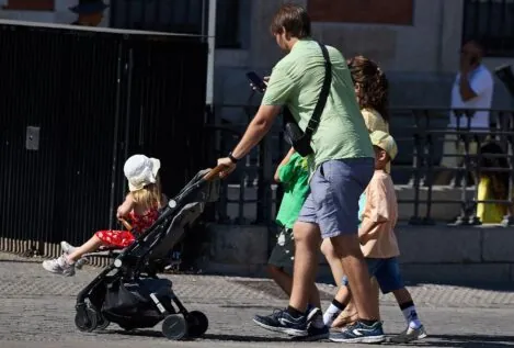 Las familias numerosas lamentan que la ampliación de permisos llega «con retraso»