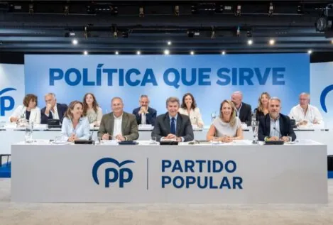 Feijóo califica de «manada de sinvergüenzas» que «siente pánico» al entorno de Sánchez