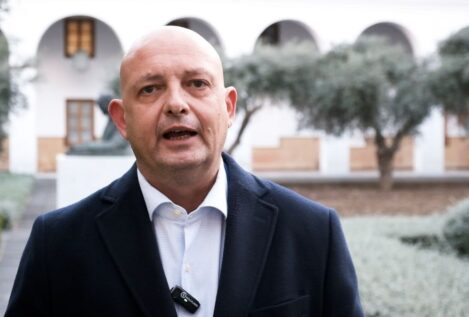 El secretario de Organización del PSOE-A asegura que nunca recibió quejas por Salazar