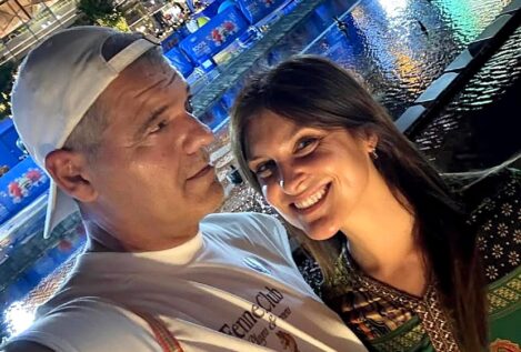 Frank Cuesta abandona Tailandia tras dos décadas y pone rumbo a Australia con su novia