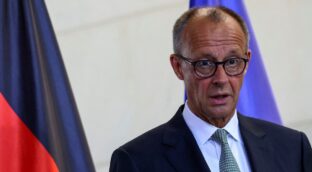 Merz no izará la bandera LGTBI en el Bundestag durante el Orgullo porque «no es un circo»