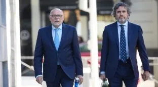 El juez retira el pasaporte a Pardo de Vera y al exdirector de Carreteras acusado de amaños