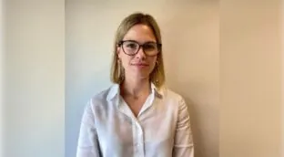 Dimite la 'número dos' del Hipódromo de Madrid por sus vínculos con Santos Cerdán