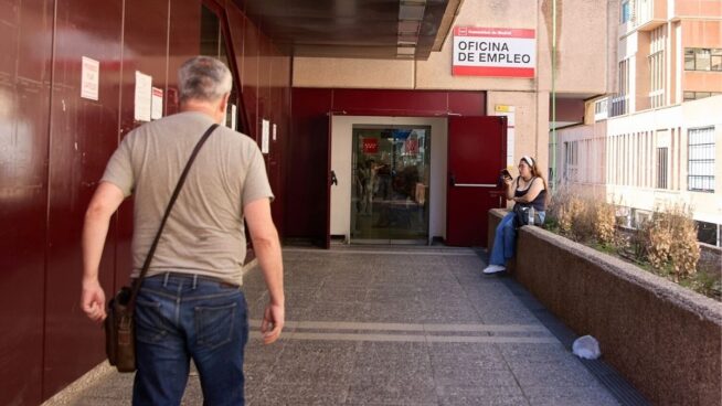 El paro bajó en 48.920 personas en junio, hasta su menor nivel en 17 años