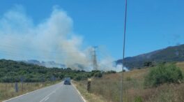 Desalojos en Algeciras por un incendio en Botafuegos y se activa la fase 1 de emergencia