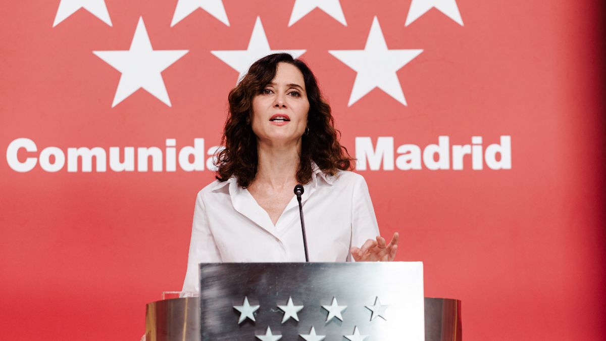 La oposición critica a Ayuso por usar un chalé oficial y el PP dice que no supone costes