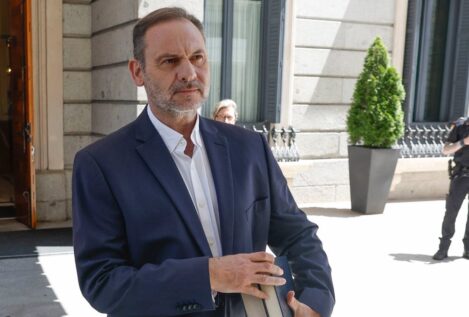El exministro Ábalos reaparece en el Congreso y niega haber cobrado comisiones ilegales