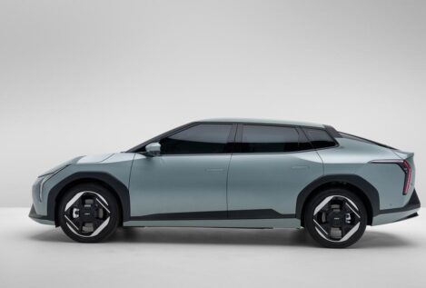 Kia EV4, el eléctrico que desafía al SUV y sin hacer ruido se adentra en una nueva tendencia