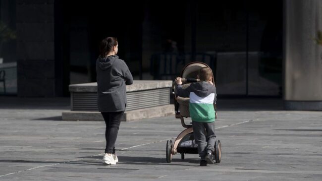 El Gobierno aprobará este martes ampliar el permiso por nacimiento de 16 a 17 semanas