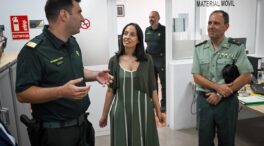 La directora de la Guardia Civil visita a los agentes de Alicante pero se olvida de Murcia