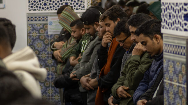 Vox pide cerrar mezquitas proyihadistas y quitar ayudas a ONG vinculadas con inmigración ilegal